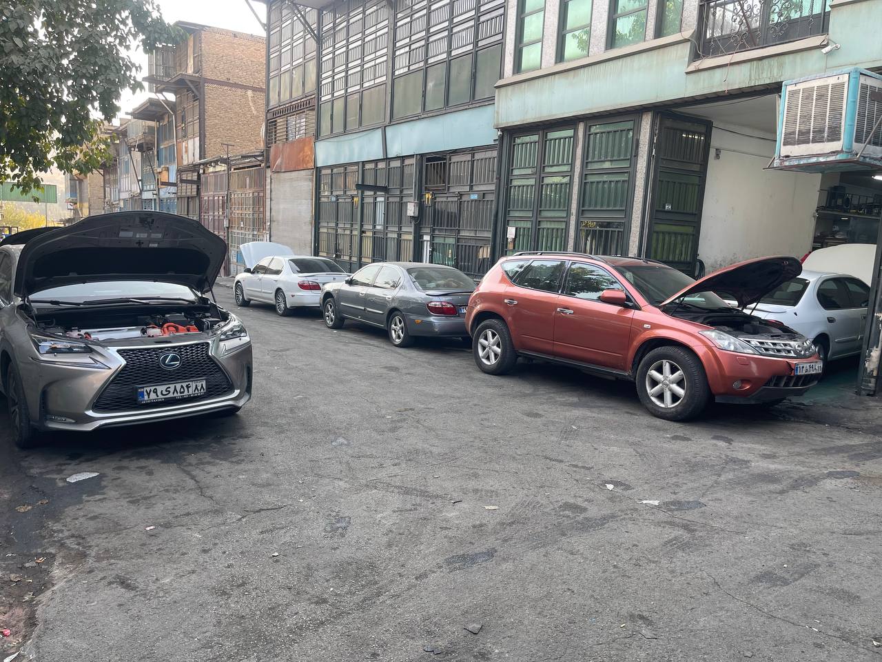 تعمیرگاه لکسوس (1)