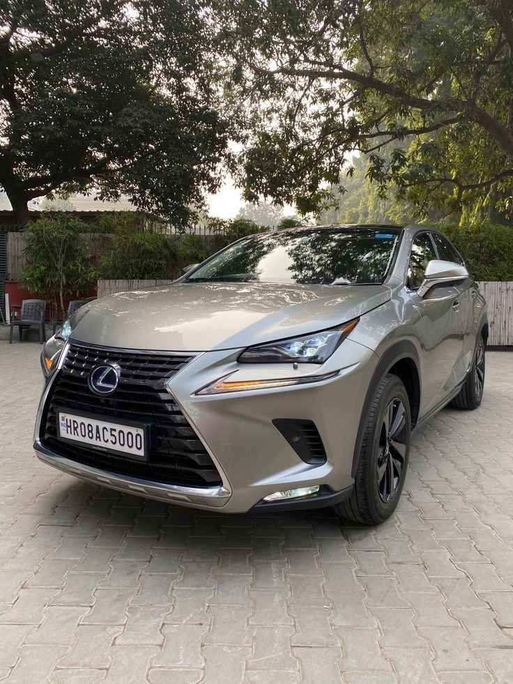 تعمیرگاه لکسوس در بلوار ارتش