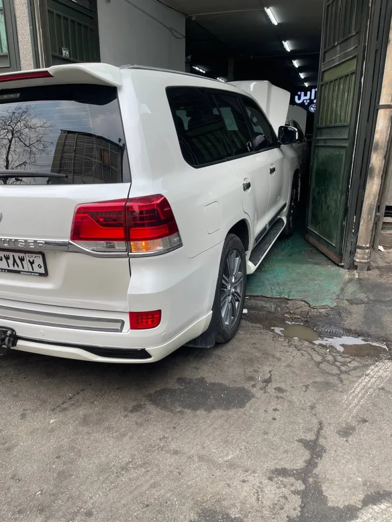 تعمیرگاه لندکروز